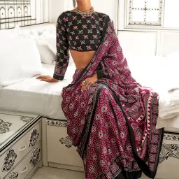Saree Mall Pink Printed Sarees With Unstitched Blouse image 2