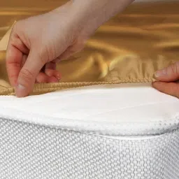 Stoa Paris Eternal Glow Gold 300 TC Polyester King Fitted Sheet with 2 Pillow Cover image 2