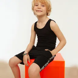 trendyol Solid Knee Length Shorts - Black-picture-12