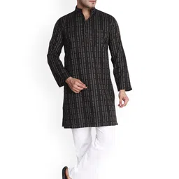 Aaryavar Men Geometric Kurta image 1