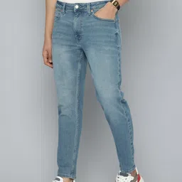 Flying Machine Men Mankle Relax Tapered Fit High-Rise Light Fade Stretchable Jeans image 2