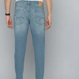 Flying Machine Men Mankle Relax Tapered Fit High-Rise Light Fade Stretchable Jeans image 4