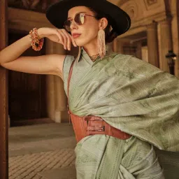 Odette Green Silk Blend Woven Saree With Unstitched Blouse image 2