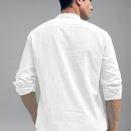 Vida Loca Men Mandarin Collar Roll-Up Sleeves Kurta image 2