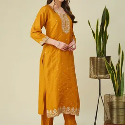 MOKOSH Floral Embroidered Sequinned Round Neck Straight Kurta with Trousers & Dupatta image 3