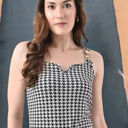 IUGA Geometric Checked Sweetheart Neck Top image 1