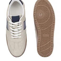 Roadster Men Beige Printed Sneakers image 3