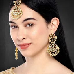 Peora Maroon Maang Tikka with Earrings image 2