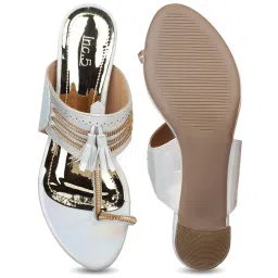 Inc.5 Women's White Toe Ring Sandals image 3