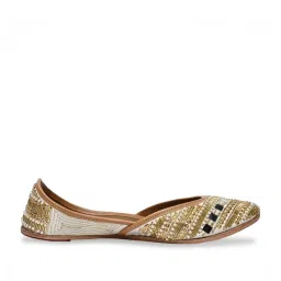 Rocia by Regal Women's Gold Ethnic Juttis image 2