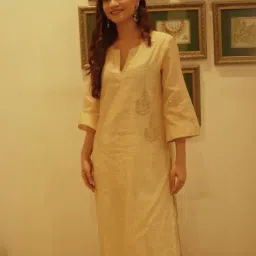 Spring Soul Off-White Chanderi Silk Straight Fit Metallic Kurta image 3