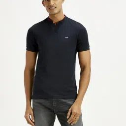 Levi's Black Cotton Slim Fit T-Shirt-picture-26