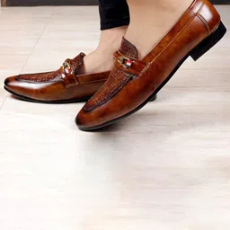 Bxxy Men Textured Round Toe Formal Loafers image 4