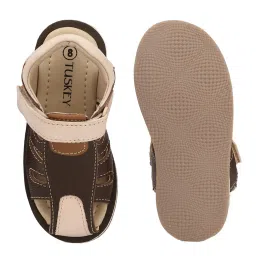 Tuskey Kids Coffee Sandals image 4