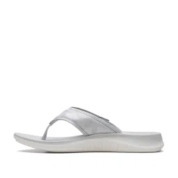 Clarks Women's Glide Post 2 Silver Thong Wedges image 3