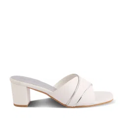 Tresmode Women's White Casual Sandals image 2