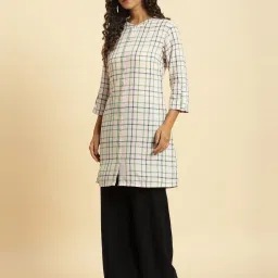 W Off-White Cotton Chequered A Line Kurti image 3