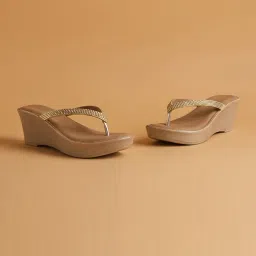 Eridani Women's Hailey Gold Thong Wedges image 3