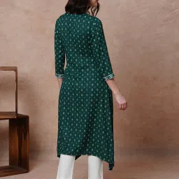 Globus Green Embroidered Kurta image 2