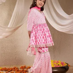 Pspeaches Girls Pink Cotton Regular Fit Printed Kurta Set image 4