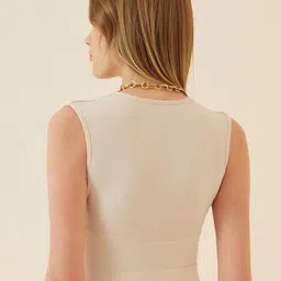 Happiness istanbul Blouson V-Neck Crop Top image 2