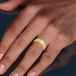 Malabar Gold and Diamonds 18k IGI Certified Diamond Yellow Gold Ring for Men image 2