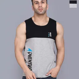 SLOWLORIS Men 2 Colourblocked Hooded Applique Slim Fit T-shirt-picture-24