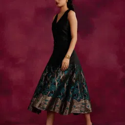 Abhishti Black Cotton Waistcoat Top image 3