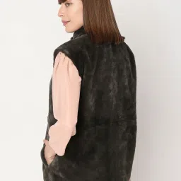 Vero Moda Green Regular Fit Waistcoat image 3