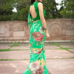 Zari Jaipur Green Chiffon Floral Print Saree With Unstitched Blouse image 2