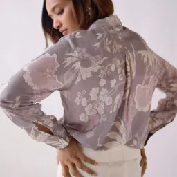 Basanti Kapde aur Koffee Grey Shirt image 2