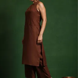 all about you Women Regular Thread Work Kurta with Trousers image 3