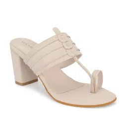 Clog London Women's Off White Toe Ring Sandals image 3