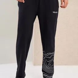 Styli Men Dune Runner Placement Print Relaxed Fit Jogger-picture-33