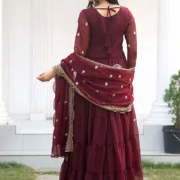 IRVAAH Floral Embroidered Tiered Zari Work Anarkali Kurta With Palazzo & Dupatta image 5