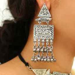 Teejh Ethnic Dhriti Ghungroo Necklace Set for Women image 3