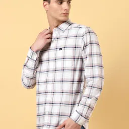 Wrangler White & Navy Cotton Regular Fit Checks Shirt image 3