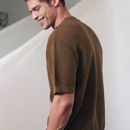 Andamen Men Textured Cotton Relaxed Fit Crew Neck T-Shirt image 5