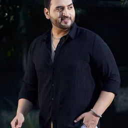 Instafab Plus Men Comfort Oversized Fit Spread Collar Vertical Striped Casual Shirt image 2