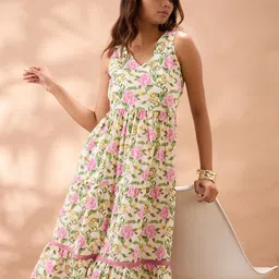 Globus Floral Print Gathered & Tiered Lace Inserts A-Line Midi Fusion Dress-image-45