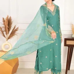 Snofi Creation Women Ethnic Motifs Embroidered Regular Thread Work Kurta with Trousers & With Dupatta image 2