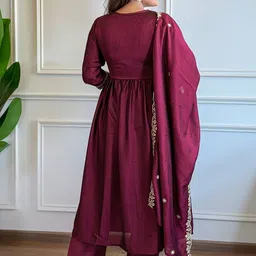 SDK FASHION Women Ethnic Motifs Embroidered Empire Thread Work Kurta with Trousers & With Dupatta image 3