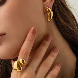 KAORI BY SHREYA AGARWAL Gold Plated Double Dome Textured Finger Ring image 5