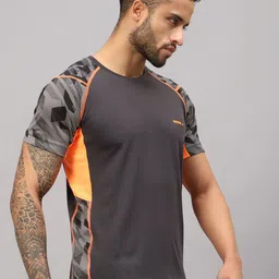 VECTOR X Men Solid Round Neck T-Shirt image 4