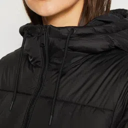 Stylecast X Kotty Lightweight Crop Puffer Jacket image 4