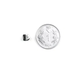 33 uF 25V Surface Mount Electrolytic Capacitor (Pack of 20) image 2