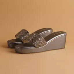 Eridani Women's Neev Gun Metal Wedges image 3