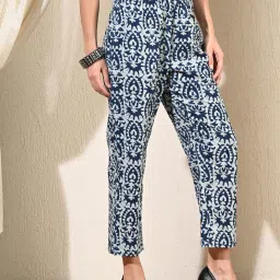DECKEDUP White & Blue Cotton Printed Pants image 3