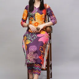 GoSriKi Floral Printed Straight Kurta With Trousers image 4