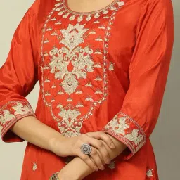 Rangriti Rust Embroidered Straight Kurta image 5